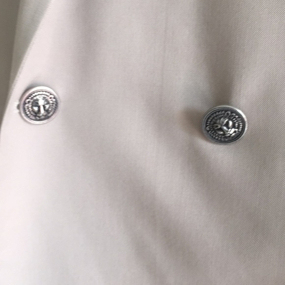 Suit - Picture 3 of 5